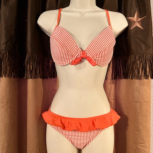 Gianni Bini Other - Gianni Bini 2 Piece Swimsuit